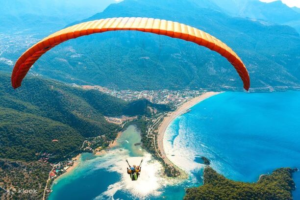 PARAGLIDING